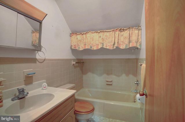101 HILL CREST RD, Fayetteville, PA 17222