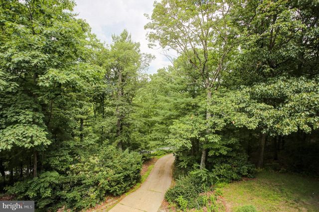 101 HILL CREST RD, Fayetteville, PA 17222