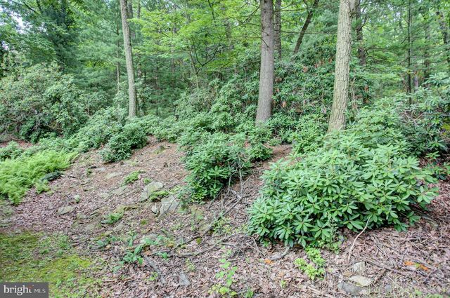 101 HILL CREST RD, Fayetteville, PA 17222