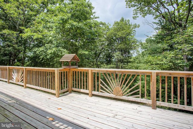 101 HILL CREST RD, Fayetteville, PA 17222