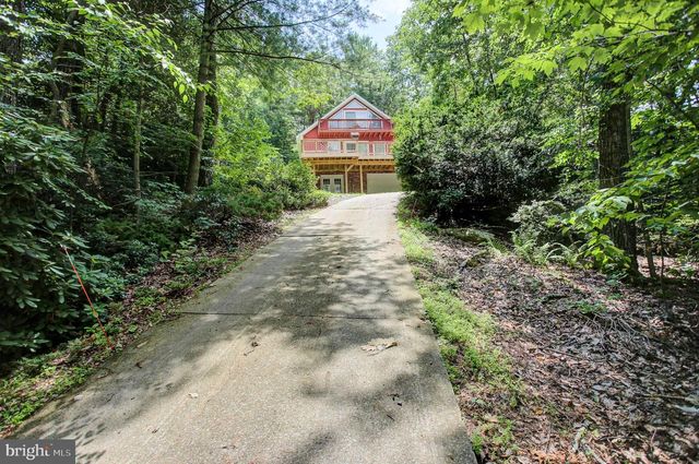 101 HILL CREST RD, Fayetteville, PA 17222