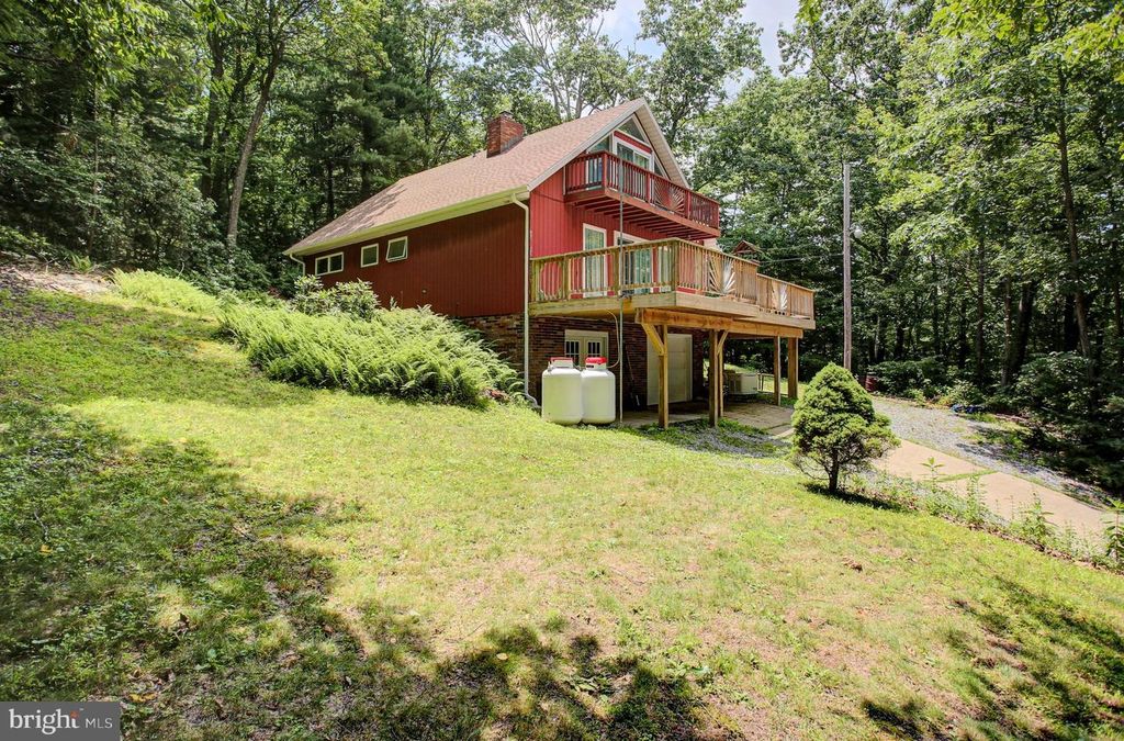 101 HILL CREST RD, Fayetteville, PA 17222