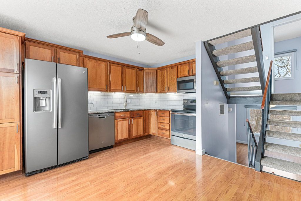 1751 Meadowlark Rd property