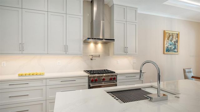 7700 SANDHILL LAKE DRIVE, Sarasota, FL 34241
