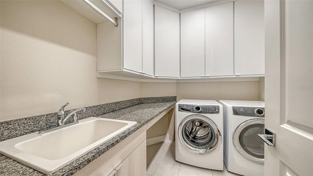 7700 SANDHILL LAKE DRIVE, Sarasota, FL 34241