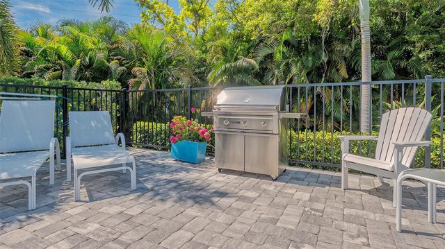 7700 SANDHILL LAKE DRIVE, Sarasota, FL 34241