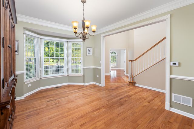 351 Lake Run Lane, North Aurora, IL 60542