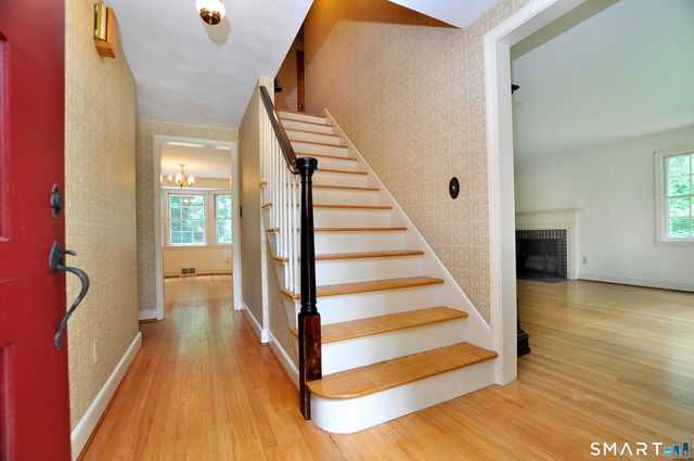 220 Arch Road, Avon, CT 06001