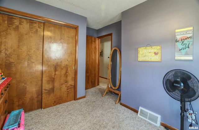 872 5TH Avenue N, Clinton, IA 52732