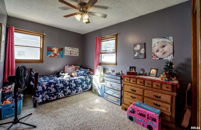 872 5TH Avenue N, Clinton, IA 52732