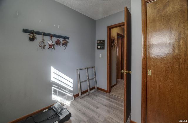 872 5TH Avenue N, Clinton, IA 52732