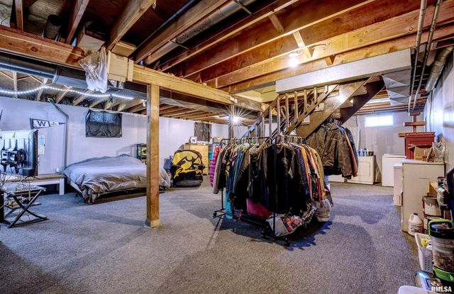 872 5TH Avenue N, Clinton, IA 52732