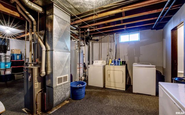 872 5TH Avenue N, Clinton, IA 52732