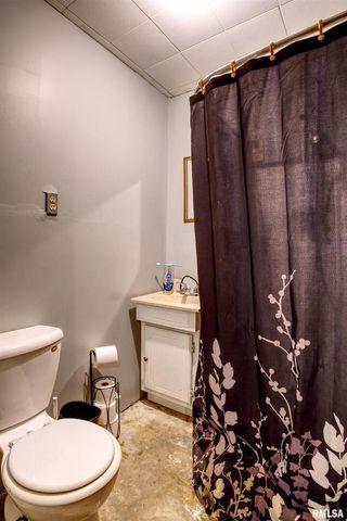 872 5TH Avenue N, Clinton, IA 52732