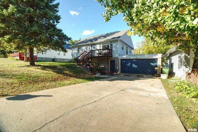 872 5TH Avenue N, Clinton, IA 52732