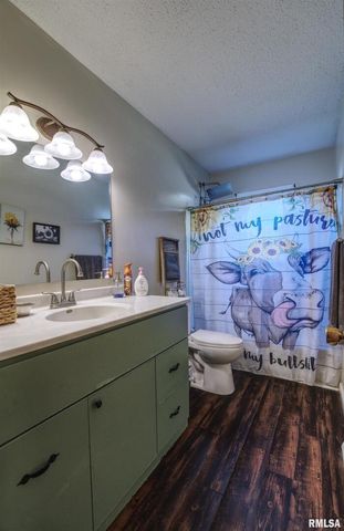 872 5TH Avenue N, Clinton, IA 52732