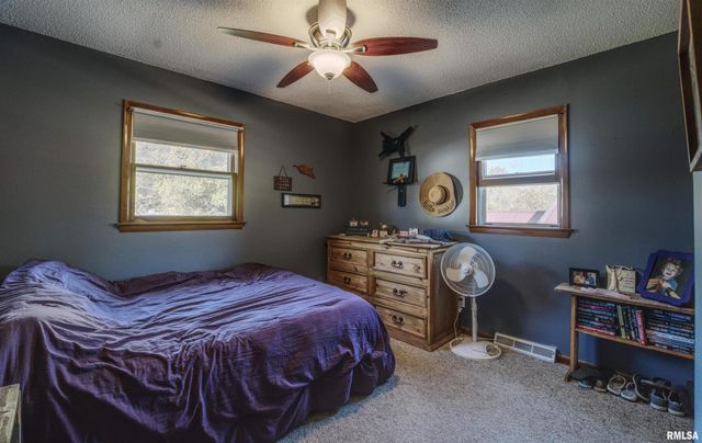 872 5TH Avenue N, Clinton, IA 52732