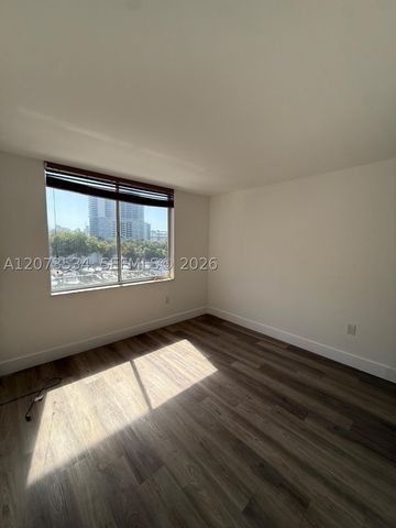 1720 NW N River Dr 408, Miami, FL 33125