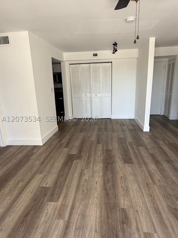 1720 NW N River Dr 408, Miami, FL 33125