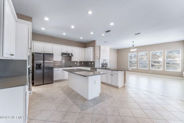 10036 WATERMARK Lane W, Jacksonville, FL 32256