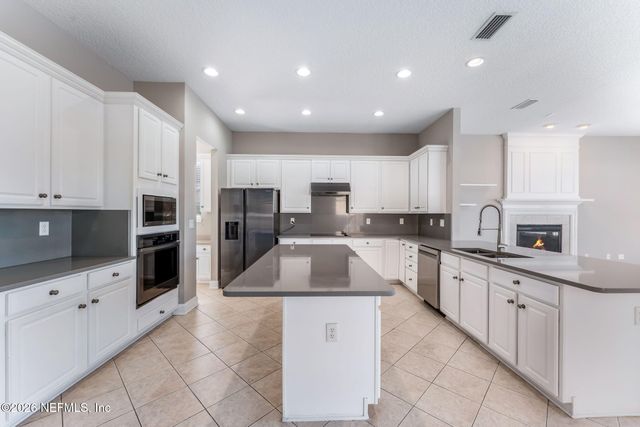 10036 WATERMARK Lane W, Jacksonville, FL 32256