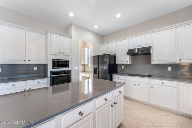 10036 WATERMARK Lane W, Jacksonville, FL 32256