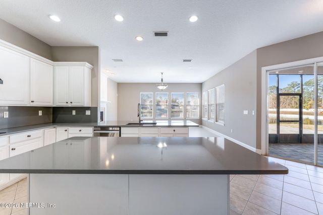 10036 WATERMARK Lane W, Jacksonville, FL 32256