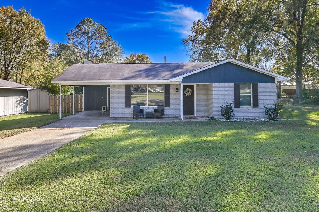105 Cleveland Street, Benton, LA 71006