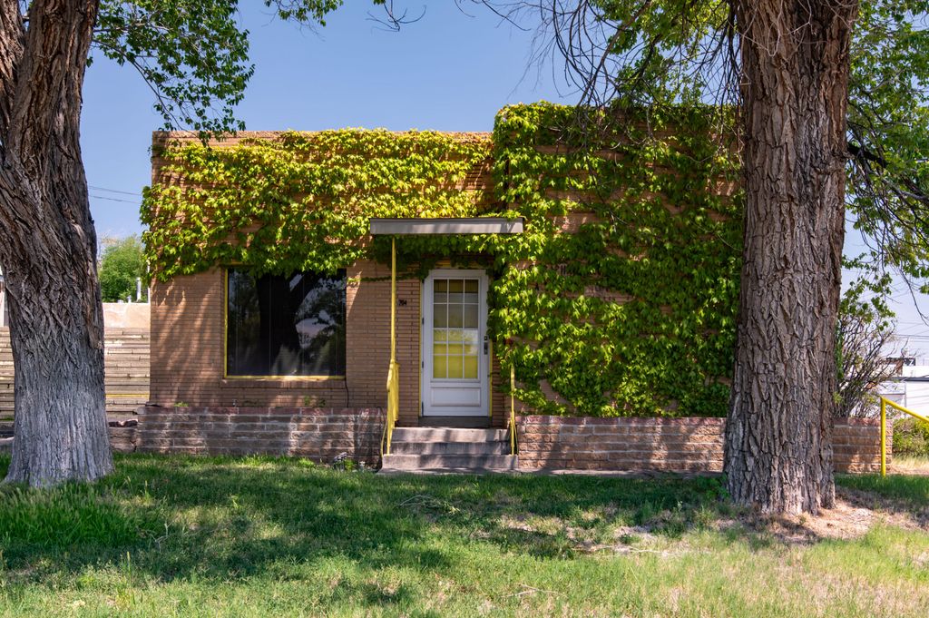 204 CARLISLE Boulevard NE, Albuquerque, NM 87106