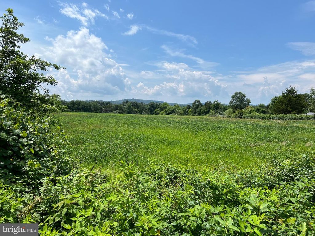 3332 BIG RD, Zieglerville, PA 19492