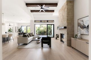 332 Seneca DR, Austin, TX 78737