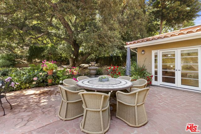 3265 Mandeville Canyon Road, Los Angeles, CA 90049