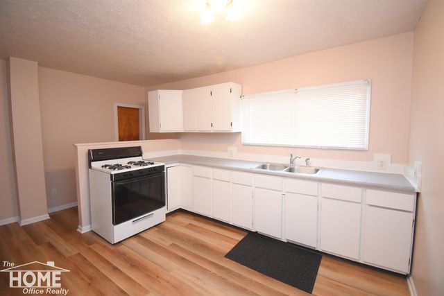 706 Corunna Avenue, Owosso, MI 48867