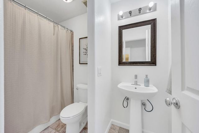 8472 Kingsland Ct, Elk Grove, CA 95624