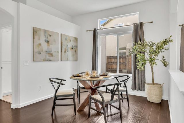 8472 Kingsland Ct, Elk Grove, CA 95624