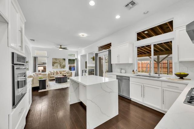 8472 Kingsland Ct, Elk Grove, CA 95624