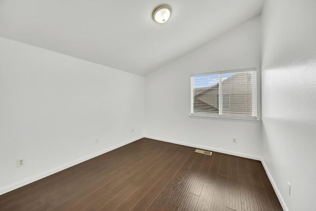 8472 Kingsland Ct, Elk Grove, CA 95624