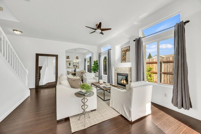 8472 Kingsland Ct, Elk Grove, CA 95624