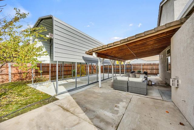 8472 Kingsland Ct, Elk Grove, CA 95624