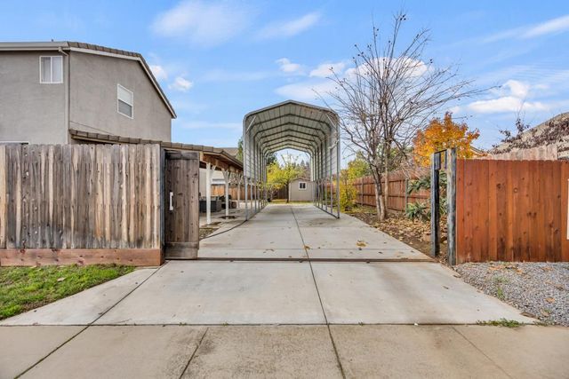 8472 Kingsland Ct, Elk Grove, CA 95624