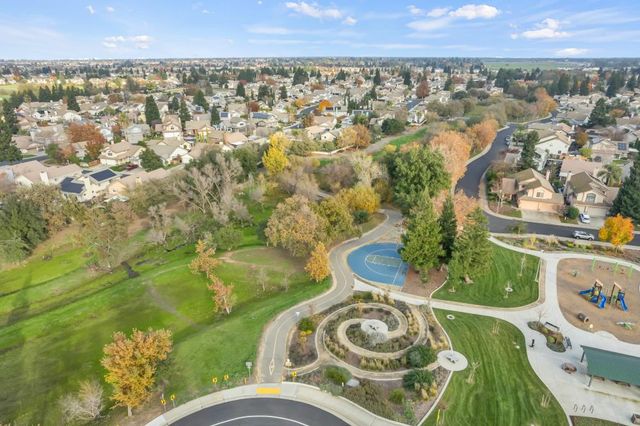 8472 Kingsland Ct, Elk Grove, CA 95624