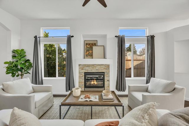 8472 Kingsland Ct, Elk Grove, CA 95624