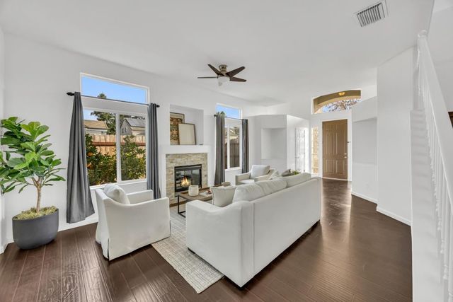 8472 Kingsland Ct, Elk Grove, CA 95624