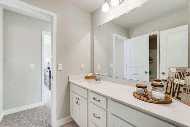 10532 Bent Pine Lane, Woodbury, MN 55129