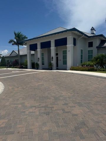 1545 SE CROSSWOOD Way, Port St. Lucie, FL 34984