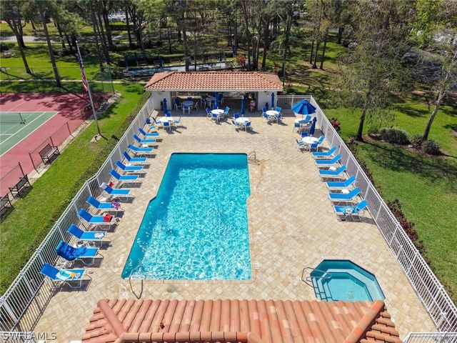 5965 Bloomfield CIR B104, Naples, FL 34112