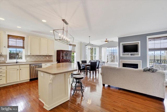 534 LAKE REDMAN CT, Seven Valleys, PA 17360