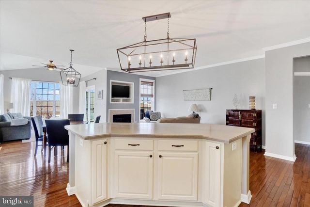 534 LAKE REDMAN CT, Seven Valleys, PA 17360