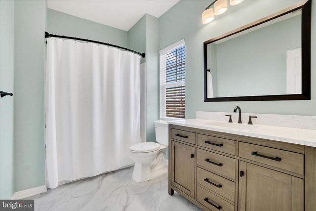 534 LAKE REDMAN CT, Seven Valleys, PA 17360