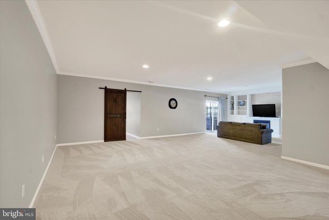 534 LAKE REDMAN CT, Seven Valleys, PA 17360